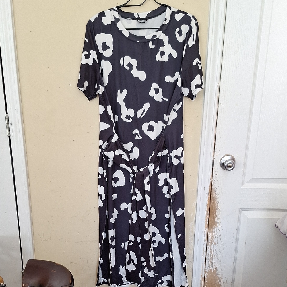 SHEIN Black and White Abstract Maxi Dress